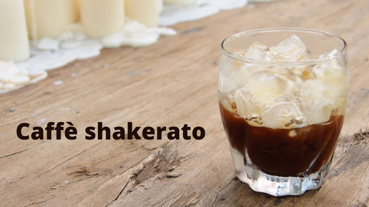 Caffè shakerato: una guida con la tabella calorie e la ricetta su come ...